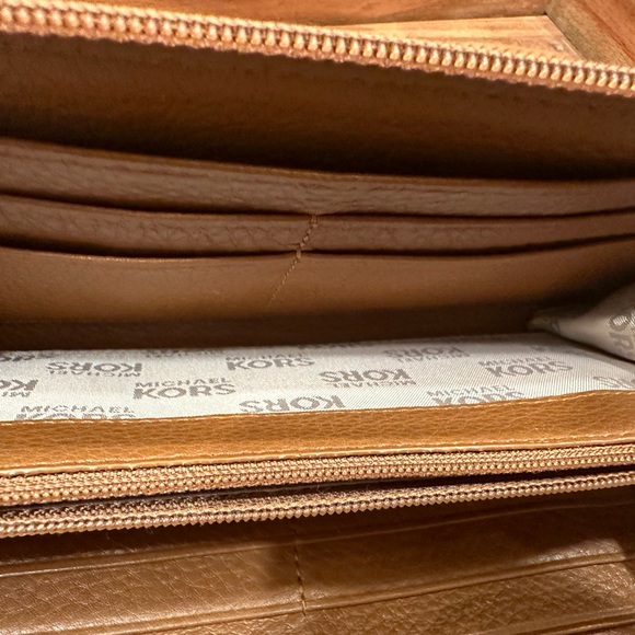 Michael Kors brown leather zippered wallet. Light use. - Picture 5 of 13